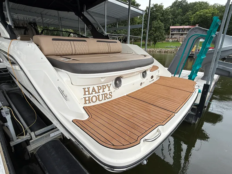 Slide: The Image of Sea Ray 280 SLX 2017 - 2