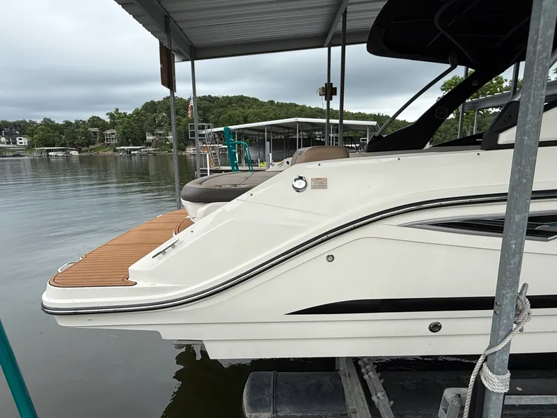 Slide: The Image of Sea Ray 280 SLX 2017 - 10