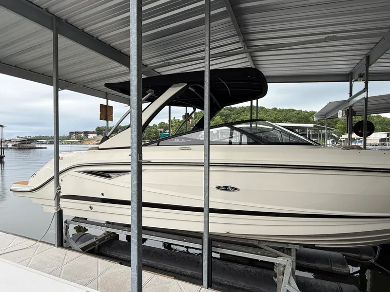 Slide: The Image of Sea Ray 280 SLX 2017 - 8