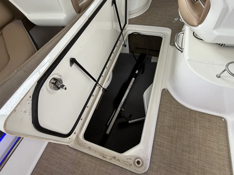 Slide: The Image of Sea Ray 280 SLX 2017 - 44