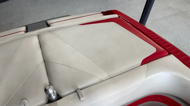 Slide: The Image of Malibu 23 LSV 2015 - 20