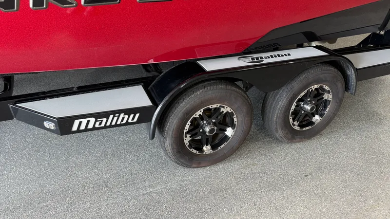 Slide: The Image of Malibu 23 LSV 2015 - 101