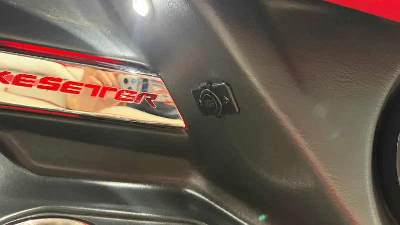 Slide: The Image of Malibu 23 LSV 2015 - 48