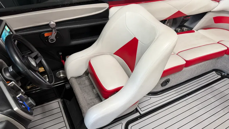 Slide: The Image of Malibu 23 LSV 2015 - 62