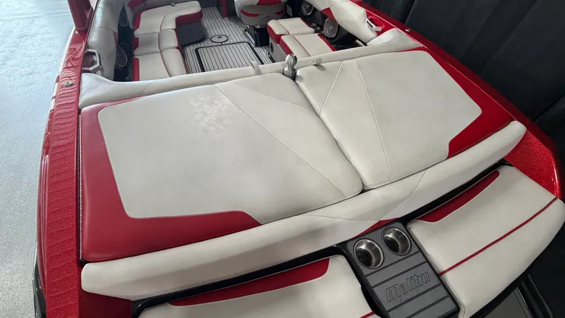 Slide: The Image of Malibu 23 LSV 2015 - 18