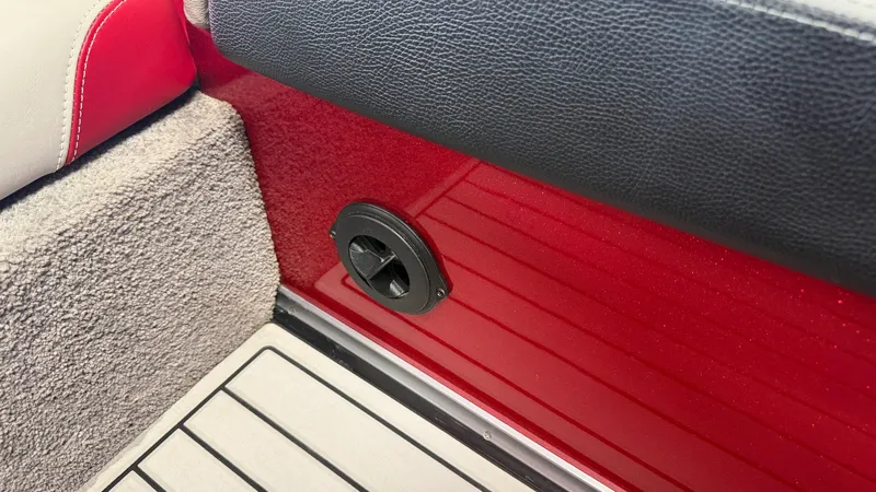 Slide: The Image of Malibu 23 LSV 2015 - 78