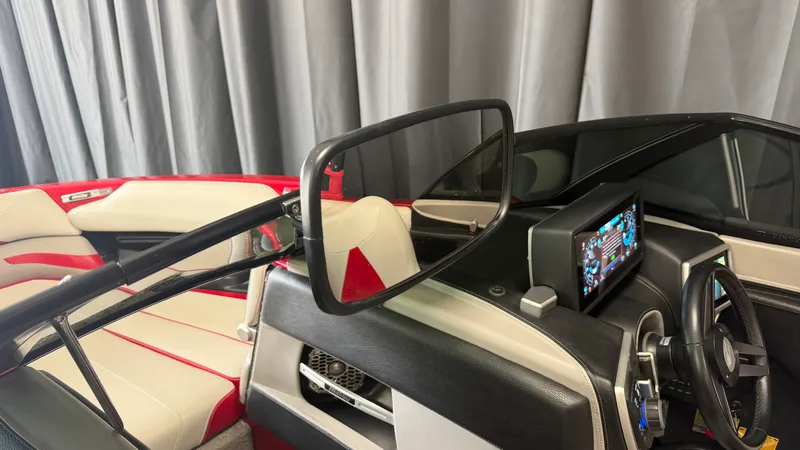Slide: The Image of Malibu 23 LSV 2015 - 60