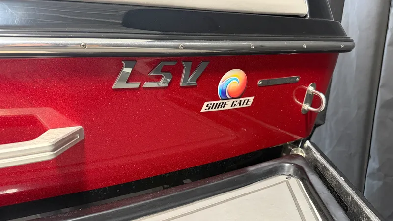 Slide: The Image of Malibu 23 LSV 2015 - 11