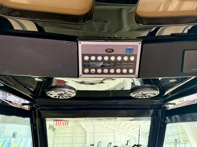 Slide: The Image of Scout 330 LXF 2027 - 5