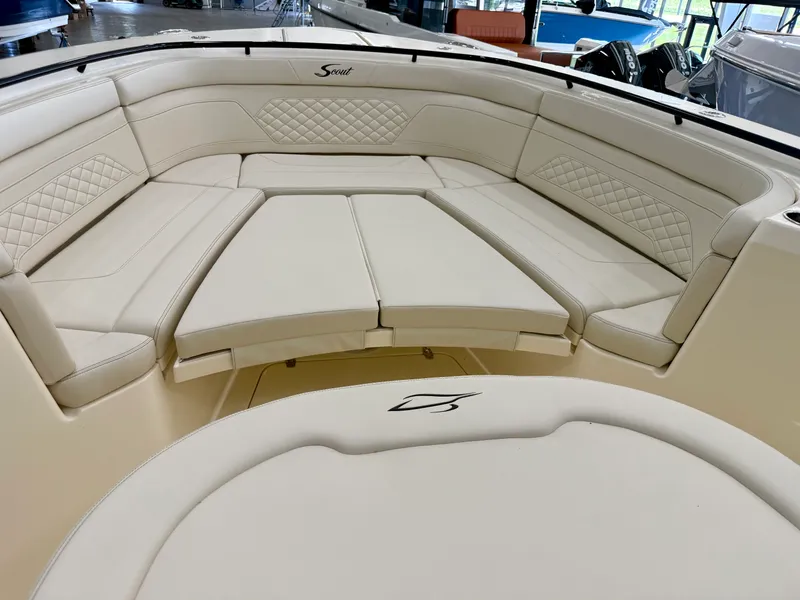 Slide: The Image of Scout 330 LXF 2027 - 17