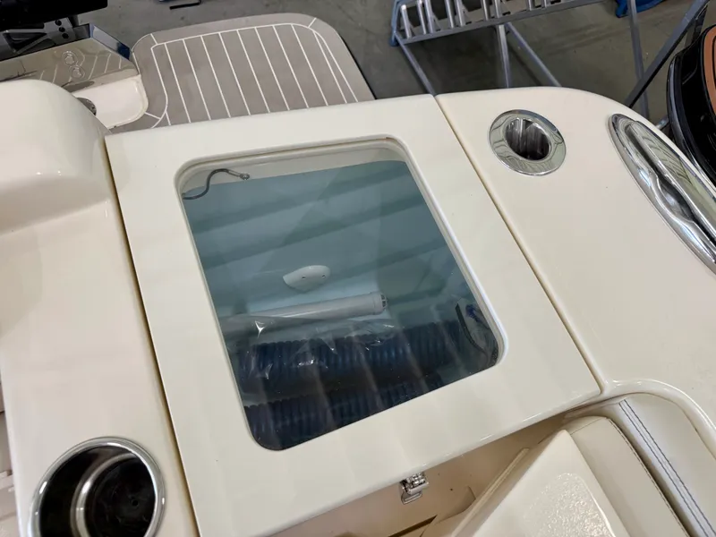 Slide: The Image of Scout 330 LXF 2027 - 8