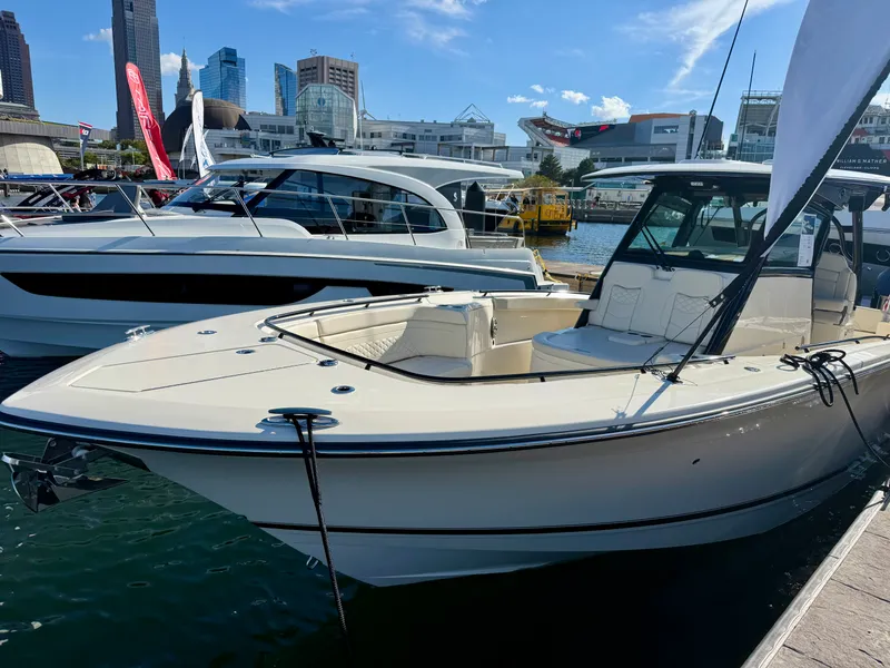 Slide: The Image of Scout 330 LXF 2027 - 14