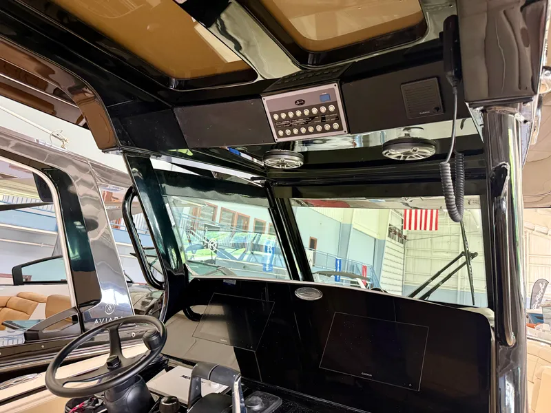 Slide: The Image of Scout 330 LXF 2027 - 6