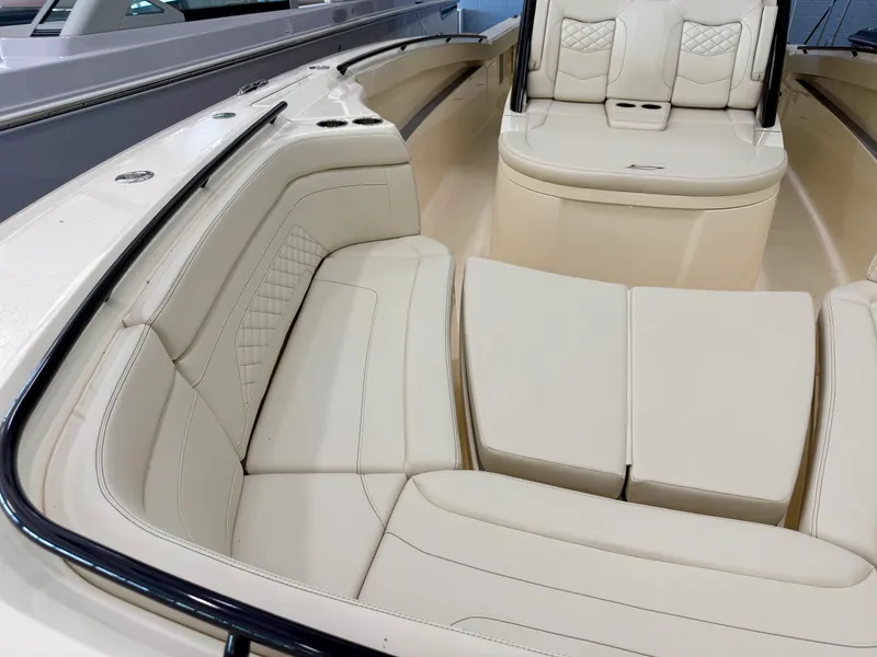 Slide: The Image of Scout 330 LXF 2027 - 13