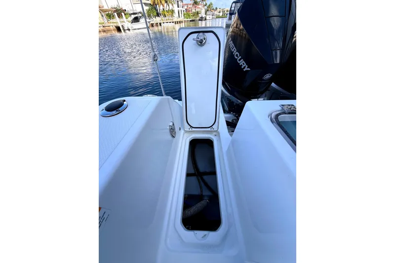 Slide: The Image of Wellcraft 302 Scarab 2021 - 27