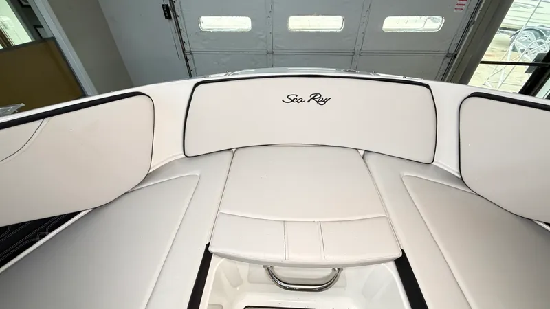 Slide: The Image of Sea Ray SPX 210 2026 - 52