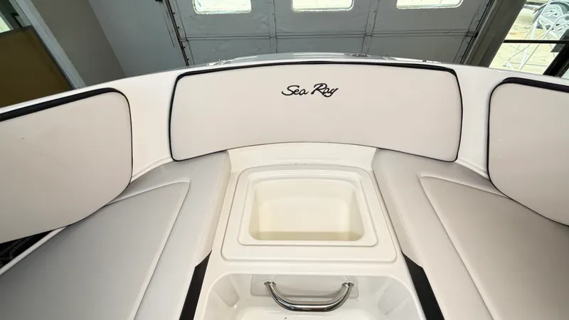 Slide: The Image of Sea Ray SPX 210 2026 - 51