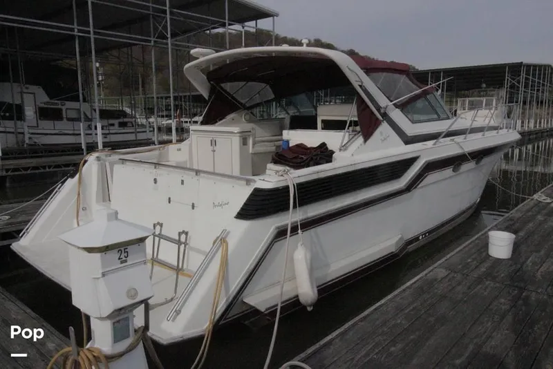 Slide: The Image of 1988 Wellcraft Portofino 4300 for sale in Aurora, IN - 17