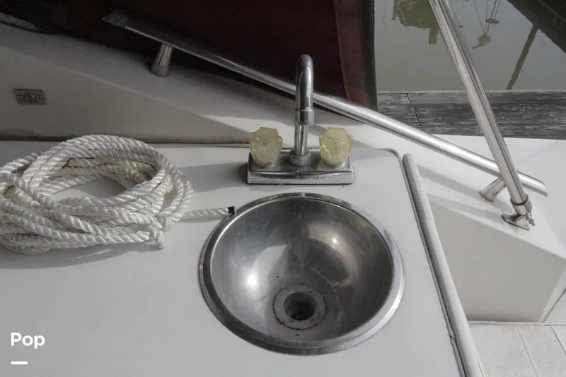 Slide: The Image of 1988 Wellcraft Portofino 4300 for sale in Aurora, IN - 63