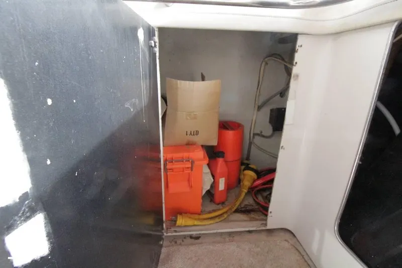 Slide: The Image of 1988 Wellcraft Portofino 4300 for sale in Aurora, IN - 65