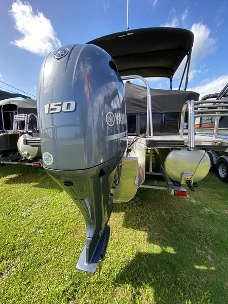 Slide: The Image of 2021 Manitou 21 AURORA LE RF VP pontoon boat with Yamaha 150 outboard motor. - 7
