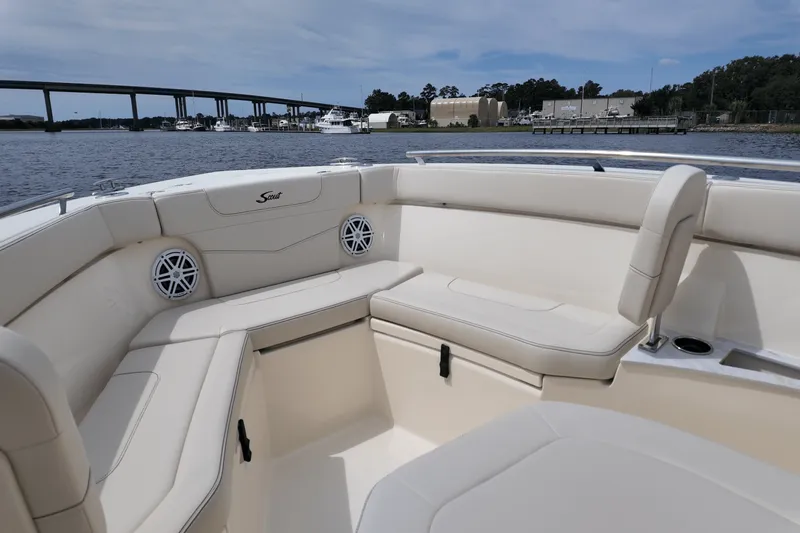 Slide: The Image of Scout 240 XSF 2026 - 11