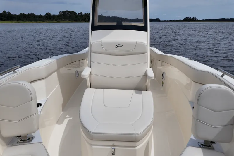 Slide: The Image of Scout 240 XSF 2026 - 13