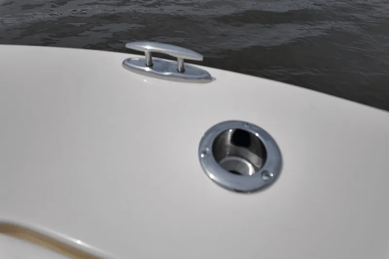 Slide: The Image of Scout 240 XSF 2026 - 16