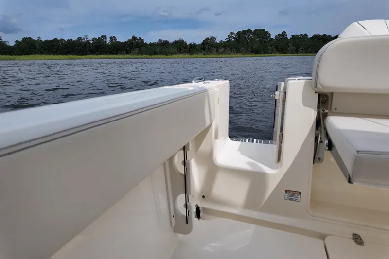 Slide: The Image of Scout 240 XSF 2026 - 2