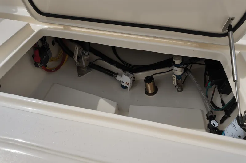 Slide: The Image of Scout 240 XSF 2026 - 28