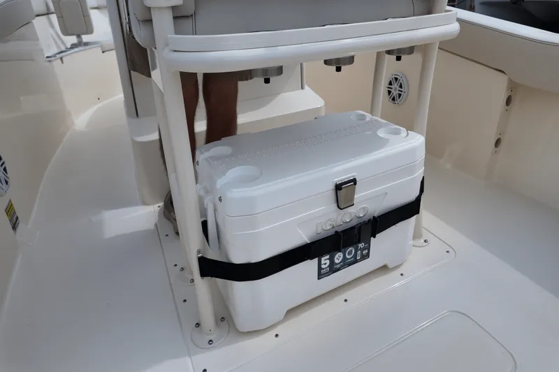 Slide: The Image of Scout 240 XSF 2026 - 30