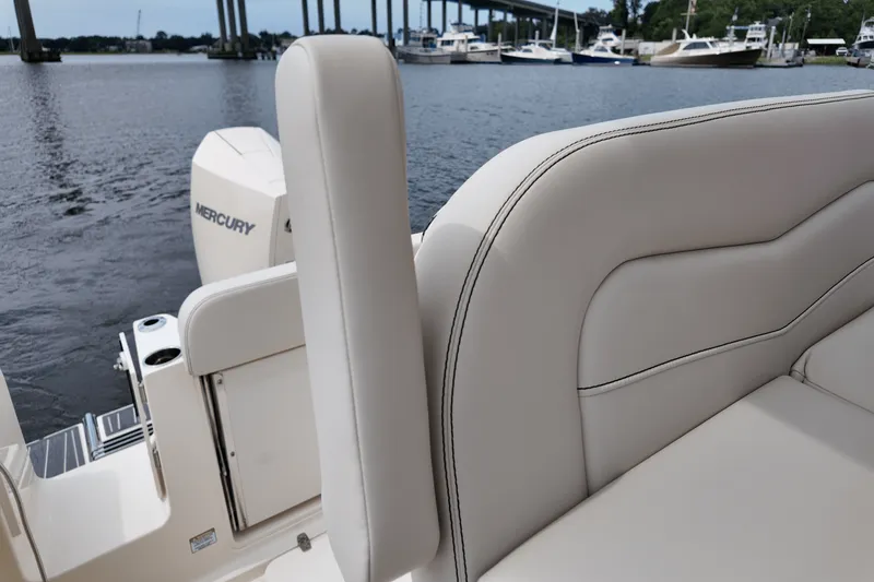 Slide: The Image of Scout 240 XSF 2026 - 33