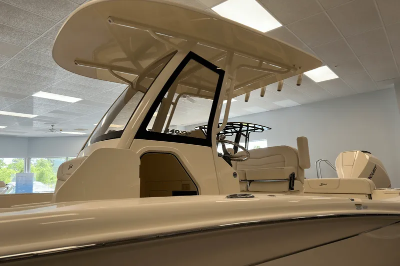 Slide: The Image of Scout 240 XSF 2026 - 36