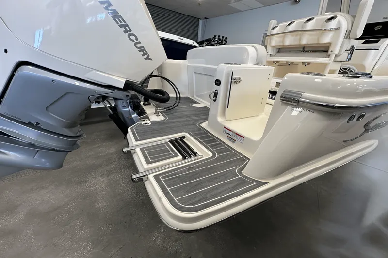 Slide: The Image of Scout 240 XSF 2026 - 38