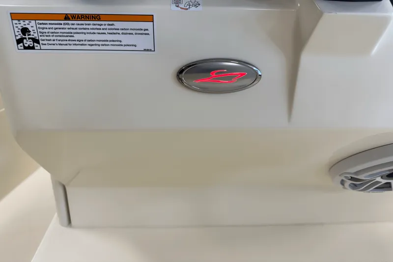 Slide: The Image of Scout 240 XSF 2026 - 44