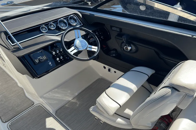 Slide: The Image of Sea Ray 230 SLX 2018 - 11