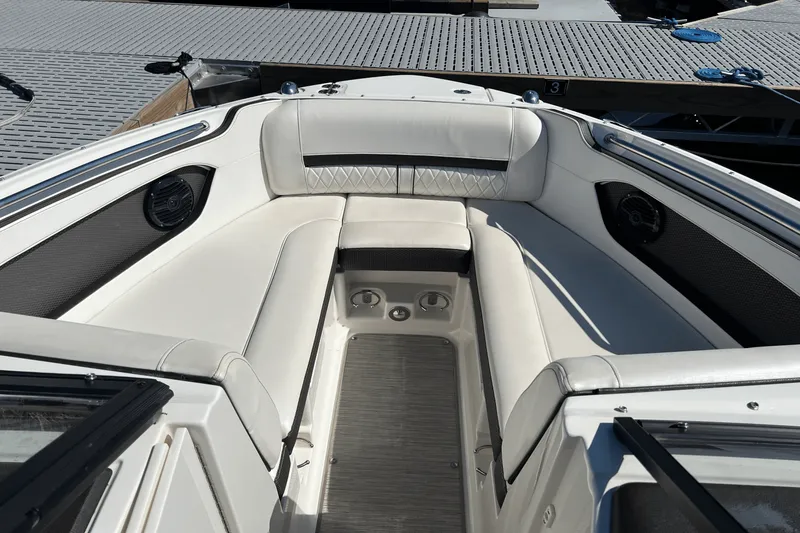 Slide: The Image of Sea Ray 230 SLX 2018 - 14