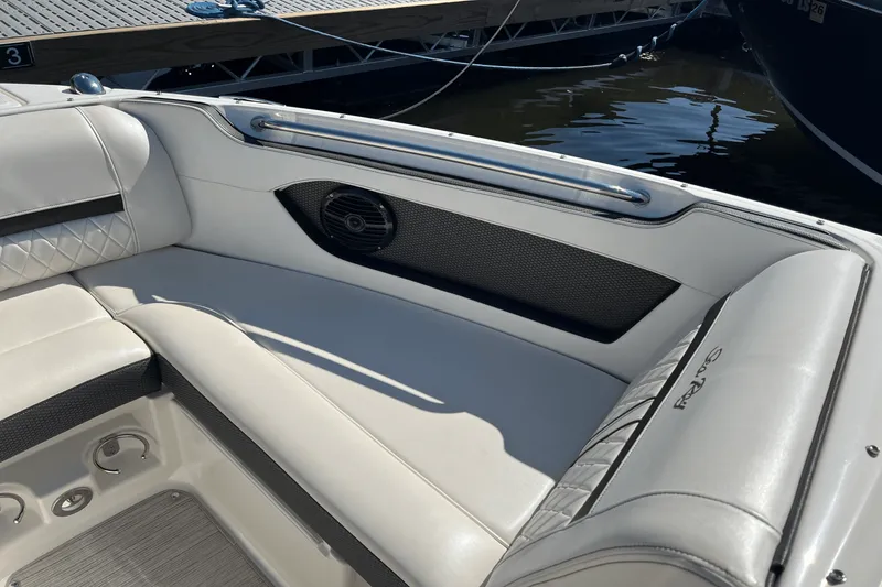 Slide: The Image of Sea Ray 230 SLX 2018 - 16