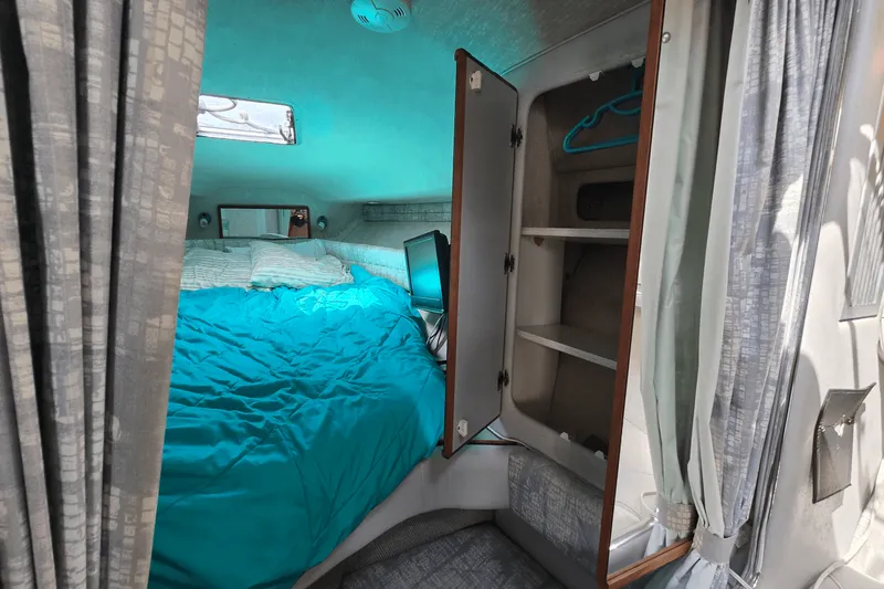 Slide: The Image of Sea Ray 310 SUNDANCER 1991 - 20