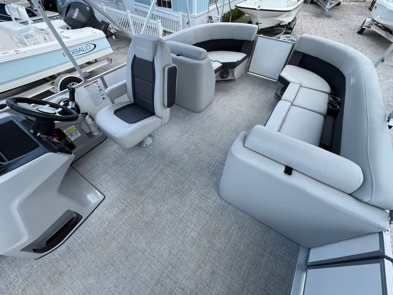 Slide: The Image of Harris 230 cruiser cw Harris 11 2024 - 9