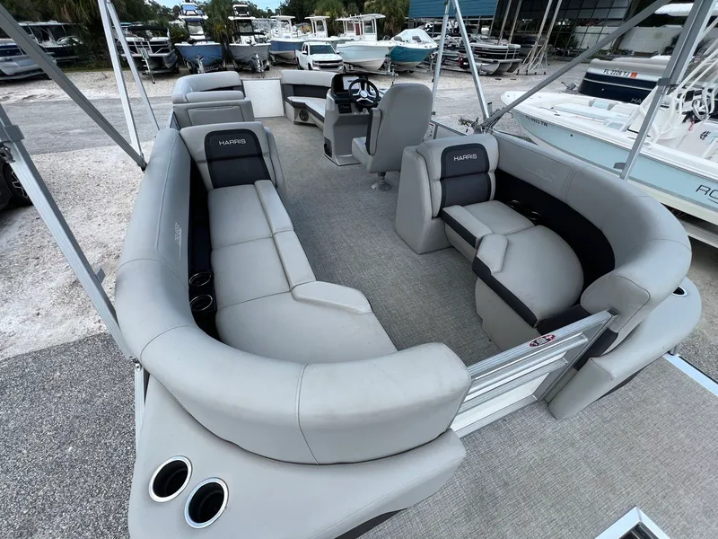 Slide: The Image of Harris 230 cruiser cw Harris 11 2024 - 14