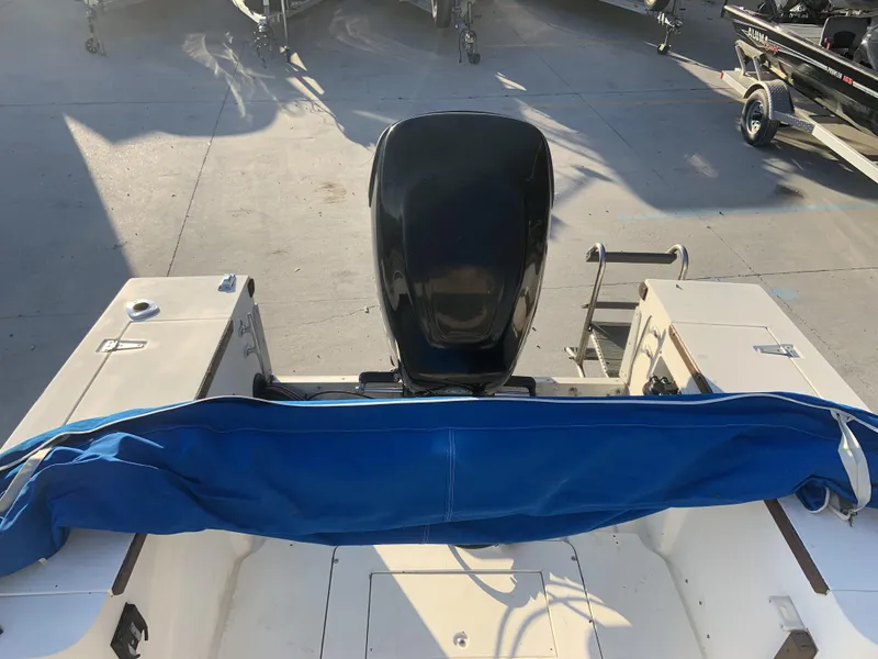 Slide: The Image of Mako 231 Center Console 1988 - 8