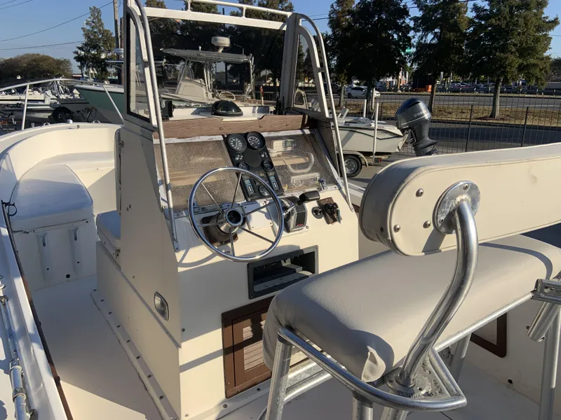 Slide: The Image of Mako 231 Center Console 1988 - 9