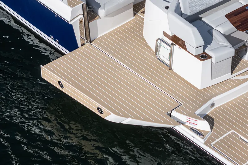 Slide: The Image of Tiara 43LE 2026 - 26