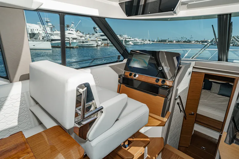 Slide: The Image of Tiara 43LE 2026 - 41