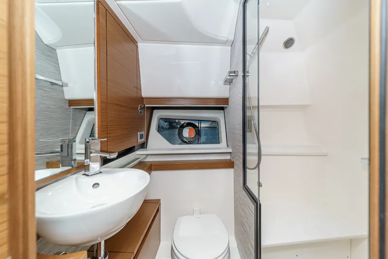 Slide: The Image of Tiara 43LE 2026 - 53