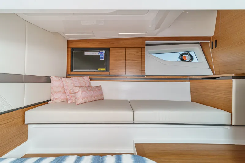 Slide: The Image of Tiara 43LE 2026 - 58