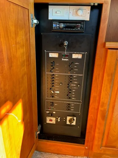 Slide: The Image of Silverton 37 Convertible 1994 - 18