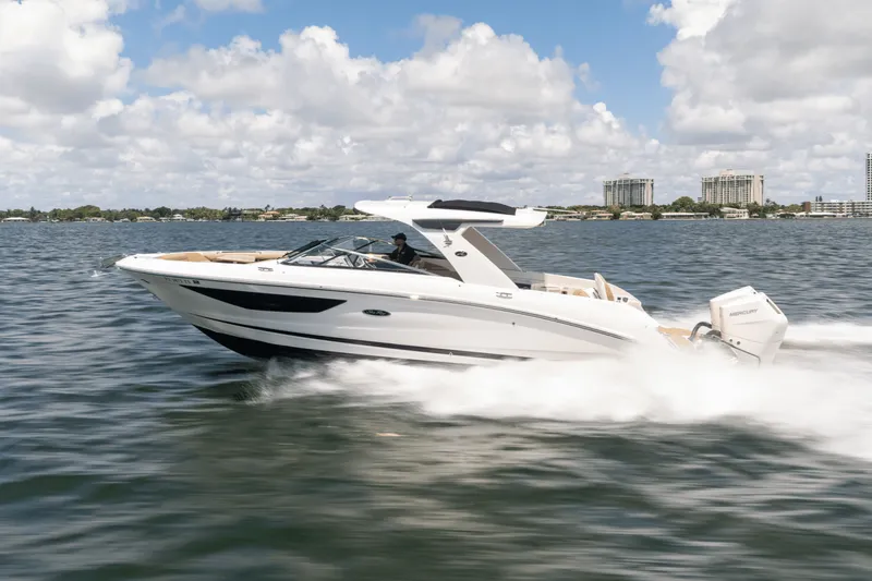 The Image of Sea Ray 350 SLX 2024 - 0