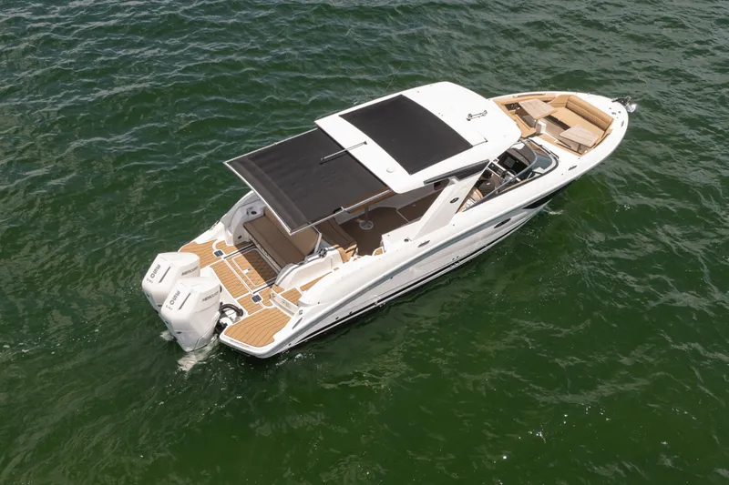 Slide: The Image of Sea Ray 350 SLX 2024 - 5